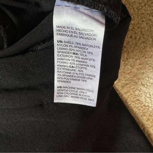 Chico’s Black Stretch Capri Pants, Size 16 - Picture 4 of 6